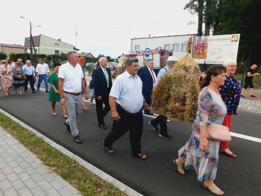 Dożynki gminy Skomlin odbyły się we Wróblewie. „Ktoś, kto przyjeżdża do Wróblewa, mówi, że to nie ten sam Wróblew”